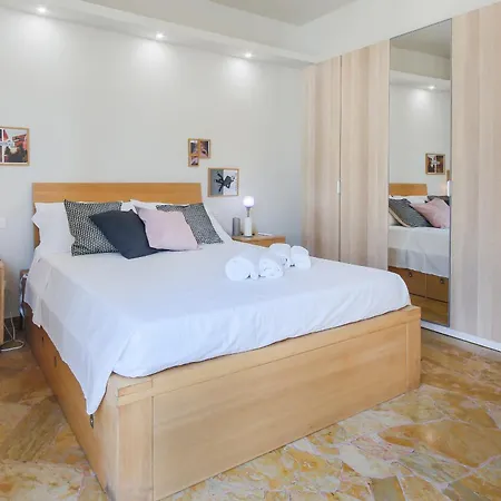 - Rosselli 3bdr With Balcony Apartamento