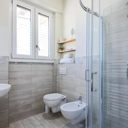 - Rosselli 3bdr With Balcony