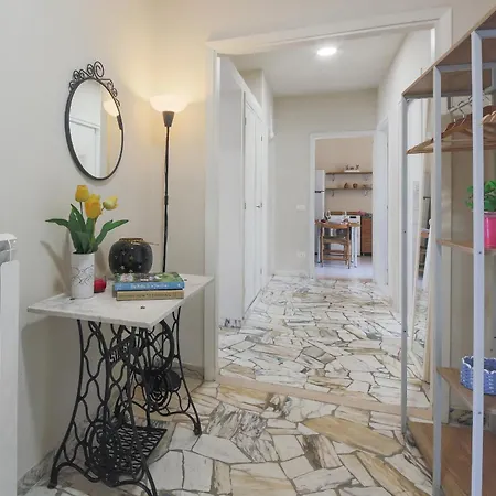 - Rosselli 3bdr With Balcony Florencia