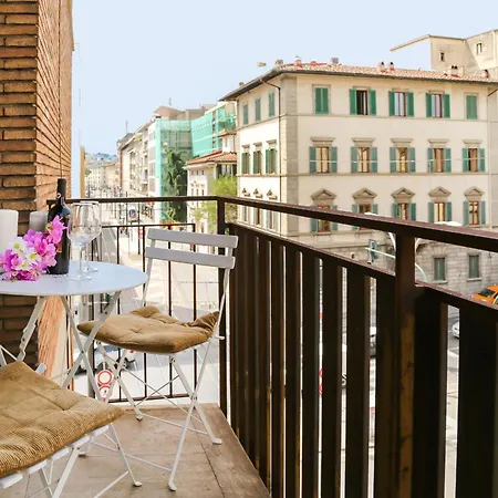 - Rosselli 3bdr With Balcony Apartamento Florencia