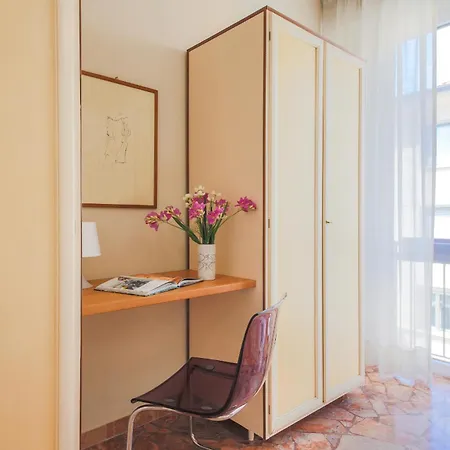 - Rosselli 3bdr With Balcony Firenze
