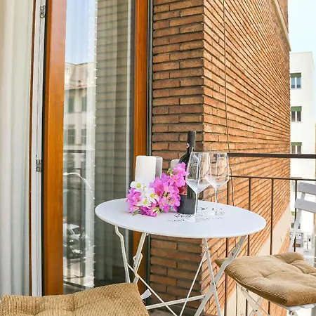 Apartment - Rosselli 3bdr With Balcony